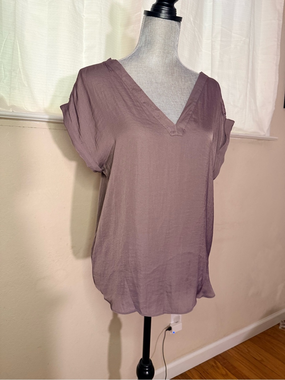 Lightweight Mauve V-Neck Women's Naked Zebra Top